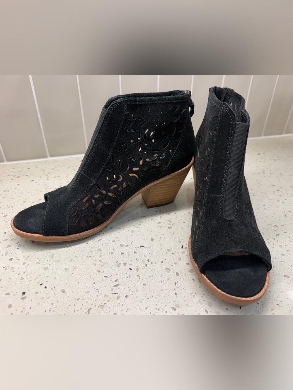 NWOT Sofft Black Suede Peep-Toe Cutout Ankle Booties SZ 7.5